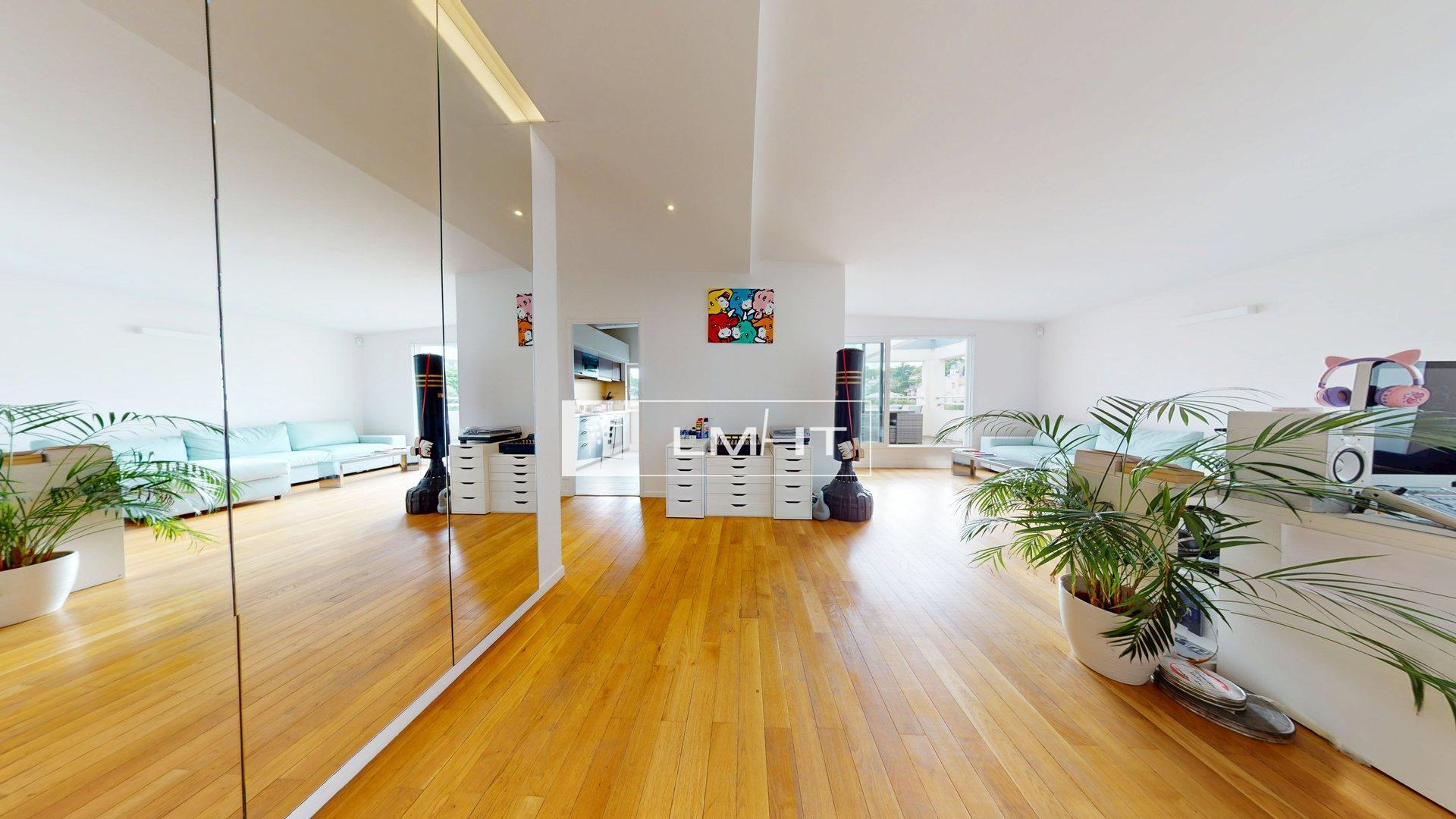Appartement T3 de 81m2 + Terrasse à Sèvres