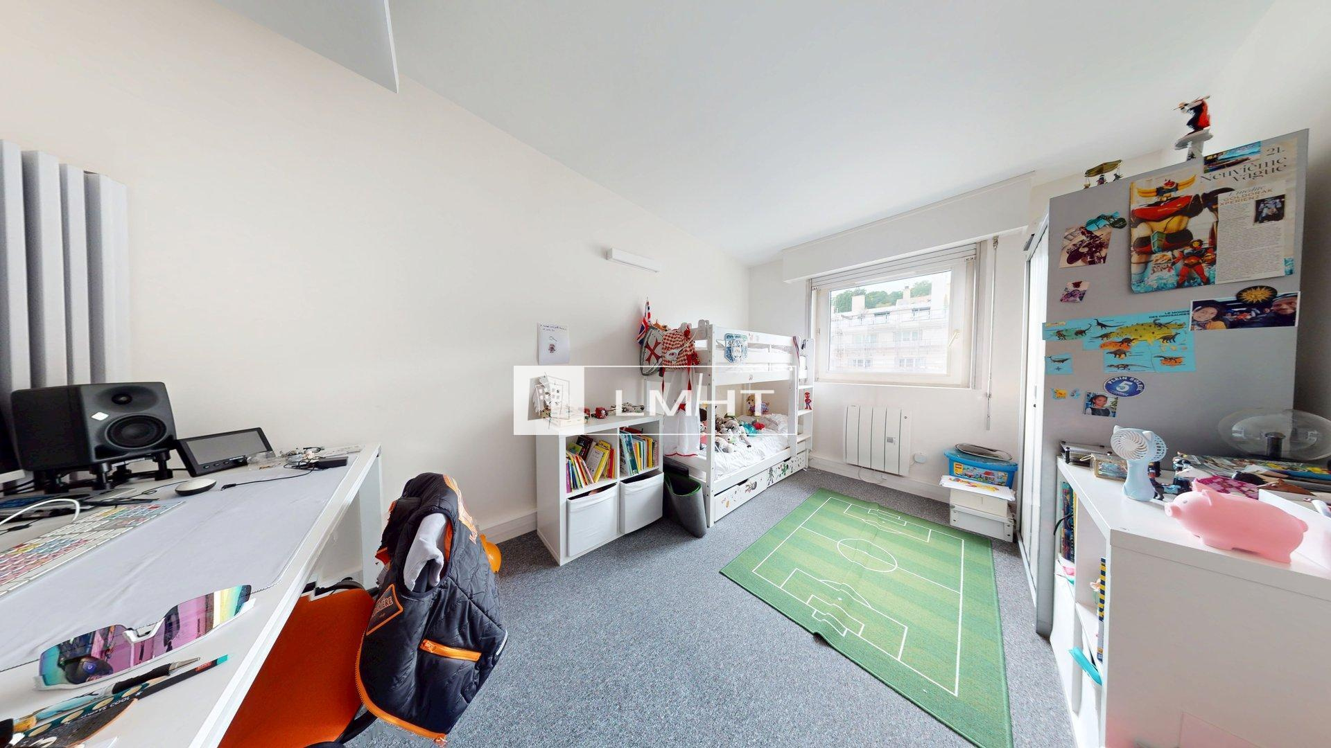 Appartement T3 de 81m2 + Terrasse à Sèvres